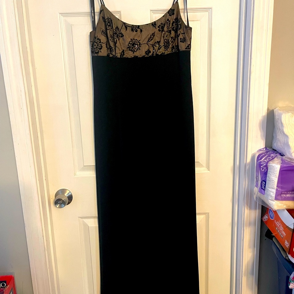 Black & Nude Flowered Prom Dress Size 11/12
